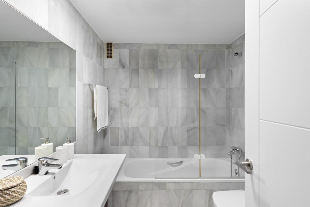 Two Bedroom Apartment In Puerto Banus With Terrace Marbella Bagian luar foto