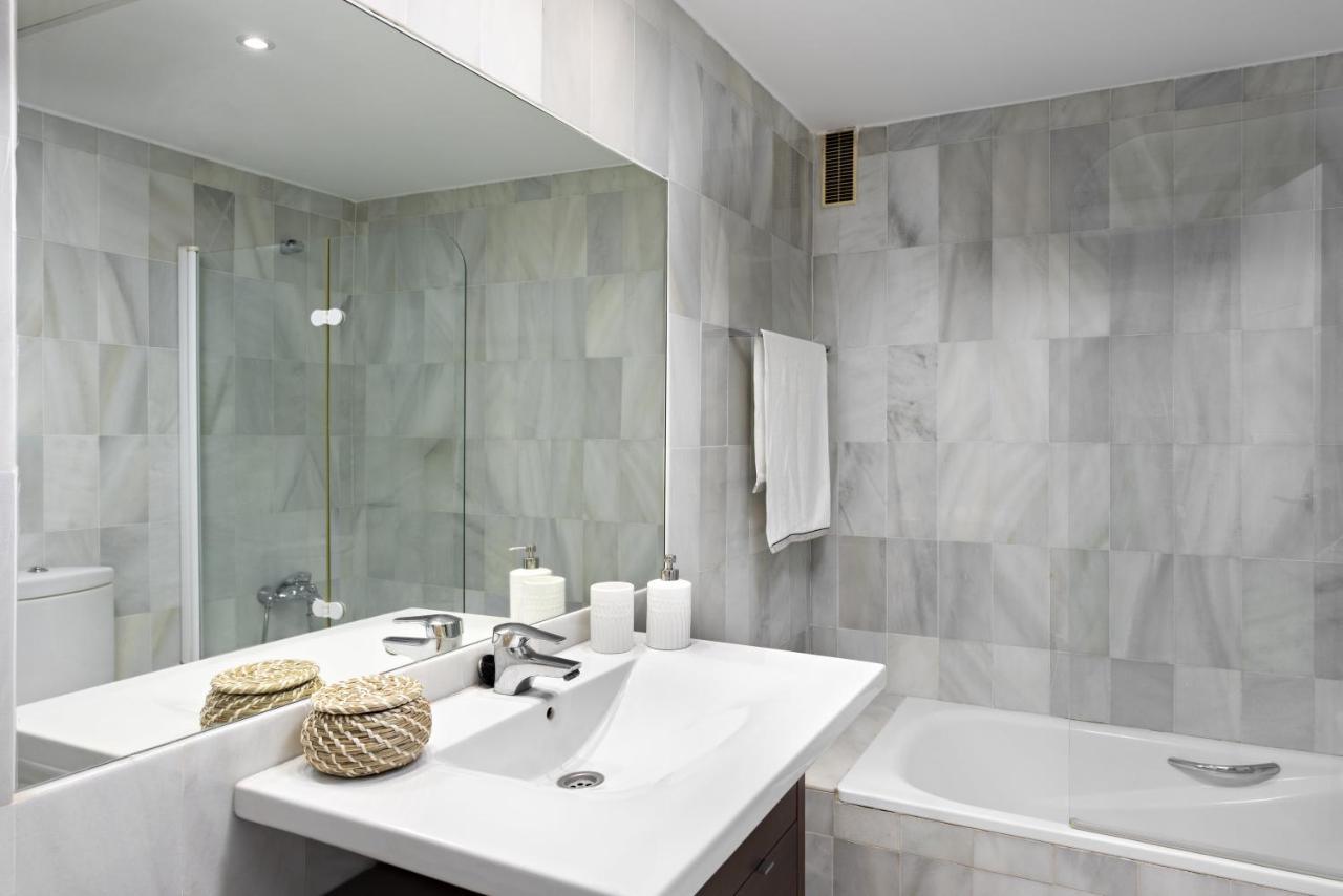 Two Bedroom Apartment In Puerto Banus With Terrace Marbella Bagian luar foto